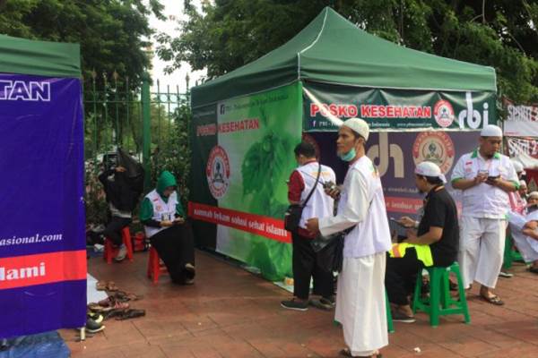  REUNI 212: Ada Posko Akupunktur Hingga Bekam