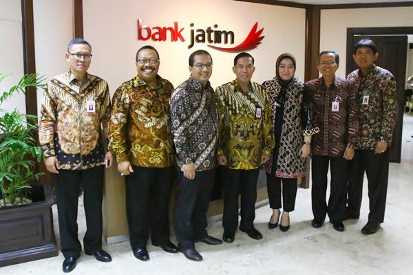  Bank Jatim Gelar RUPSLB