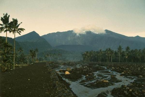  Gunung Galunggung Meletus, Hoax kata BNPB