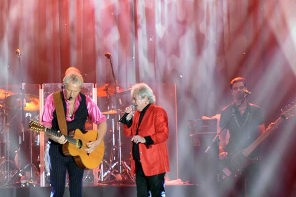  Air Supply Konser Celebration of Love di Surabaya