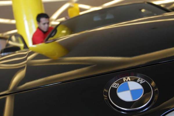  Diler BMW Khusus i Series Dibuka di Jakarta