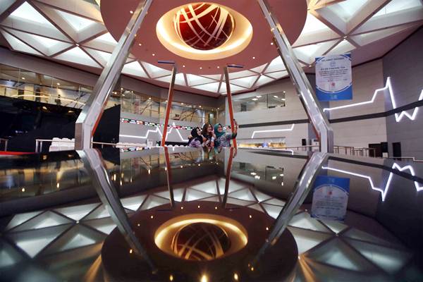  TOP GAINERS 12 DESEMBER: Saham Indofarma Melonjak 22,87%
