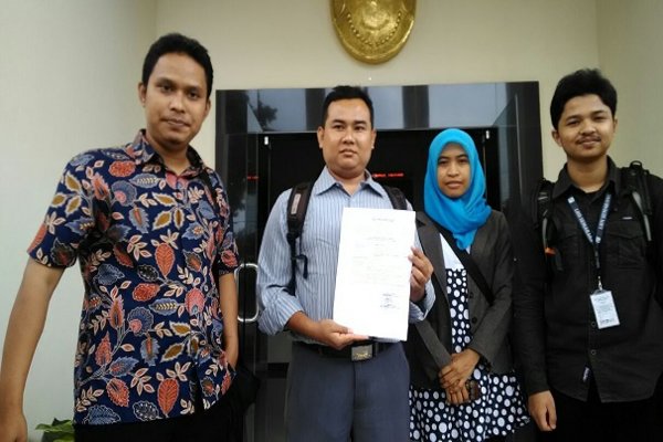 Perwakilan Pedagang Pasar Kobong Mujib beserta huasa hukum./Alif Rizqi