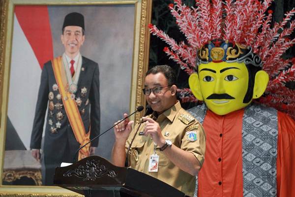 Gubernur DKI Jakarta Anies Baswedan menyampaikan pengarahan di Balai Kota Jakarta, Senin (13/11)./JIBI-Dwi Prasetya