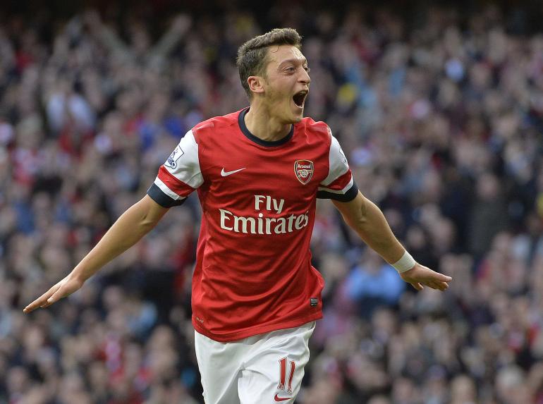  Mesut Ozil Bawa Arsenal Menang Tipis dari Newcastle