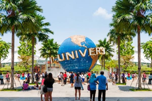  LIBURAN KE SINGAPURA: Ini Atraksi Seru Perayaan Natal dan Tahun Baru 2018 di Universal Studio