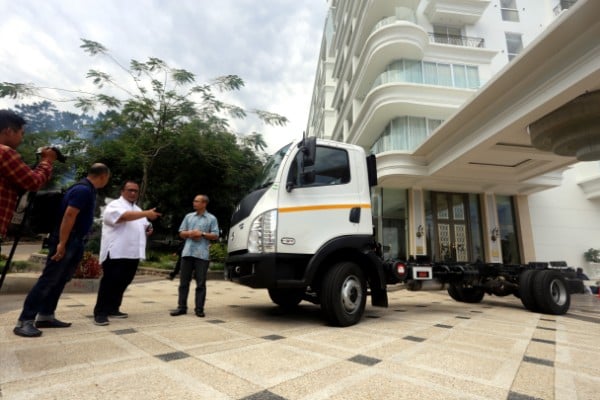  FOTO: Tata Motors Perkuat Segmen Mobil Niaga di Jabar