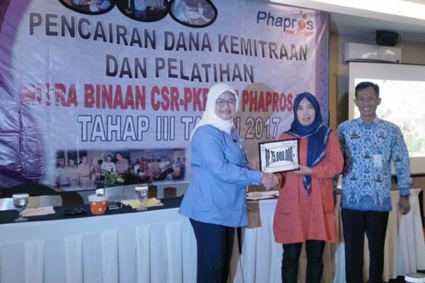  Phapros Salurkan Dana Kemitraan Rp2 Miliar