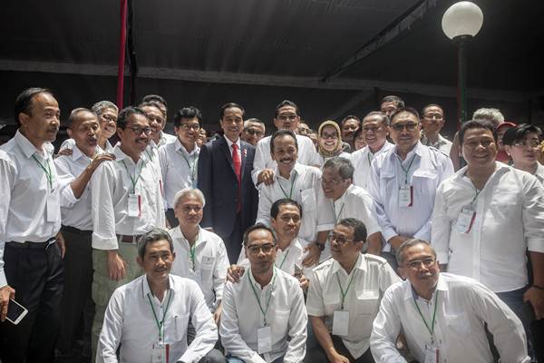  Presiden Jokowi Reunian, Ini Teman Kuliahnya di UGM