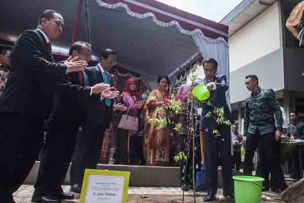  Kejutan, Presiden Jokowi Minum Kopi di Fisipol UGM