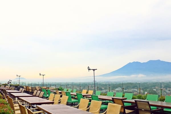  THE 1O1 Hotel Malang OJ Gelar Masquarade Party