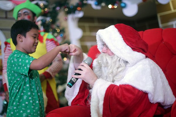  Natal & Tahun Baru: Hello Kitty Hingga Santa Claus Hadir di  AEON Mall BSD City