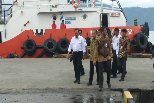  Menhub Budi Deklarasikan Pelabuhan Ambon Jadi Terminal Petikemas 