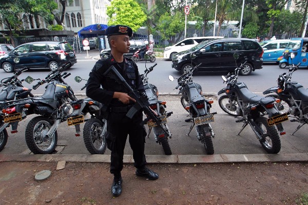  Pengamanan Natal
