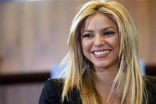  Pita Suara Bermasalah, Shakira Batalkan Tur Konser