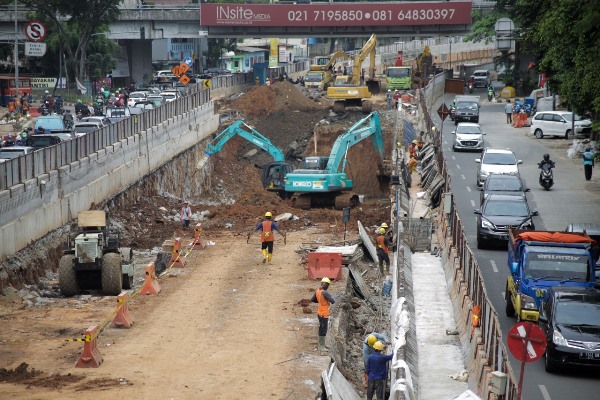  Sindikasi Proyek LRT