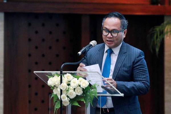 Direktur Utama PT Bank Mandiri Tbk. Kartika Wirjoatmodjo memberikan sambutan pada pembukaan Seminar Reformasi Pajak di Jakarta, Senin (30/10)./JIBI-Dwi Prasetya
