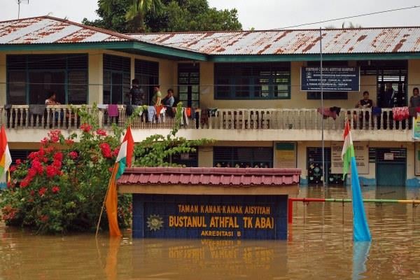  Jelang Tahun Baru, Warga Pinggiran Sungai Kampar Diminta Waspada