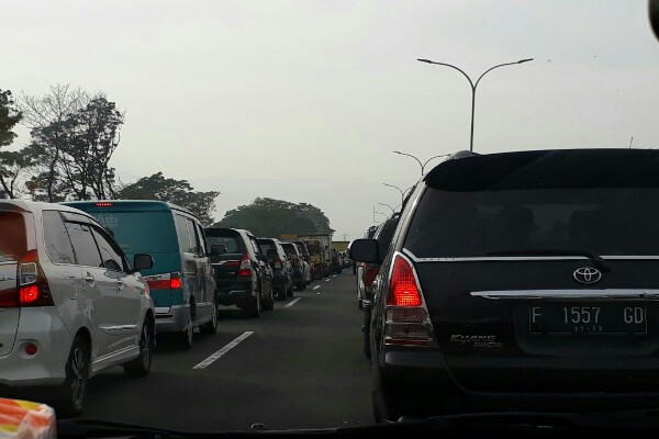  PERINGATAN MALAM TAHUN BARU 2017: Puncak Ditutup, Ini Jalur Alternatif Menuju Cipanas dan Cianjur