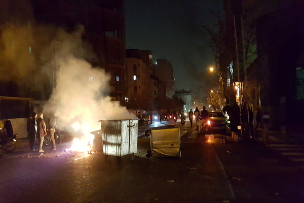  Dua Orang Tewas Dalam Unjuk Rasa di Iran