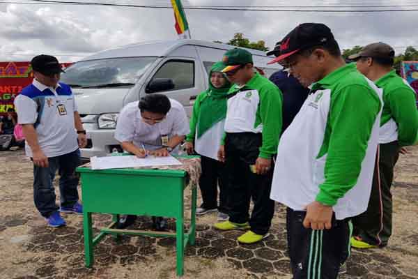  Bank Riau Kepri Serahkan Bantuan Mobil Operasional PKK Kuantan Singingi