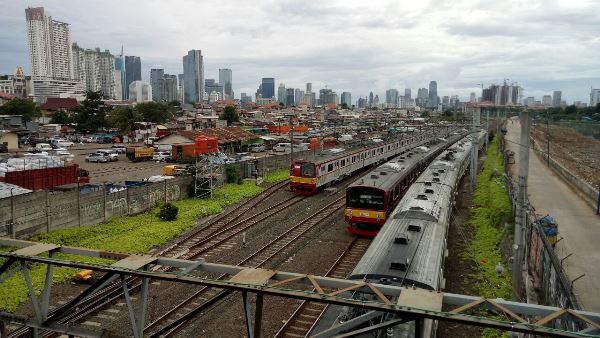  Proyeksi Penumpang KRL