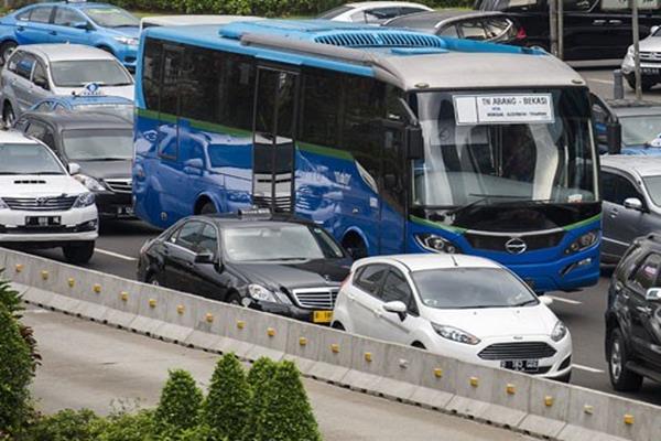  KENDARAAN NIAGA : Bus Otomatis Jadi Tren
