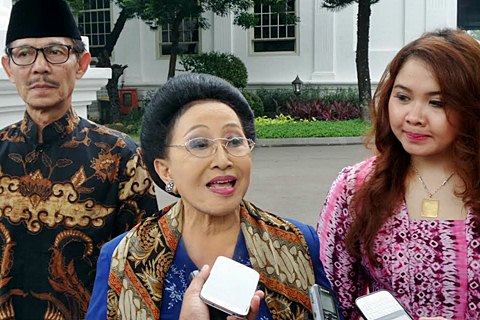  Presiden Jokowi Bacakan Puisi Perempuan Perkasa untuk Mooryati Soedibyo