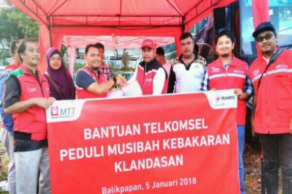  Pasca Kebakaran Hebat di Balikpapan, Telkomsel Siagakan Posko Telepon Gratis