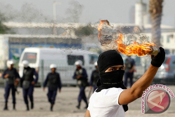  Pria Bawa Bom Molotov Diduga Akan Bakar Gedung Grahadi