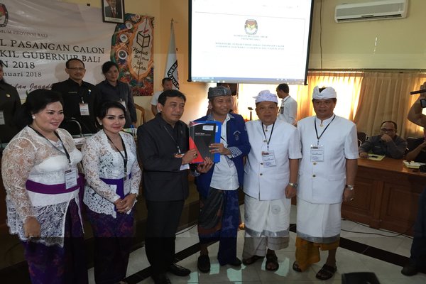  IB Rai Dharmawijaya Mantra dan Ketut Sudikerta Resmi Mendaftar ke KPUD Bali