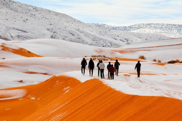 Gurun Sahara Diselimuti Salju