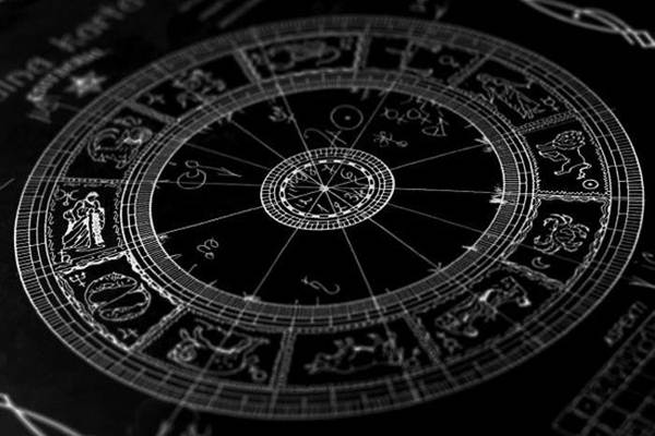  Tips Bahagia di Tahun 2018 Berdasarkan Ramalan Zodiak