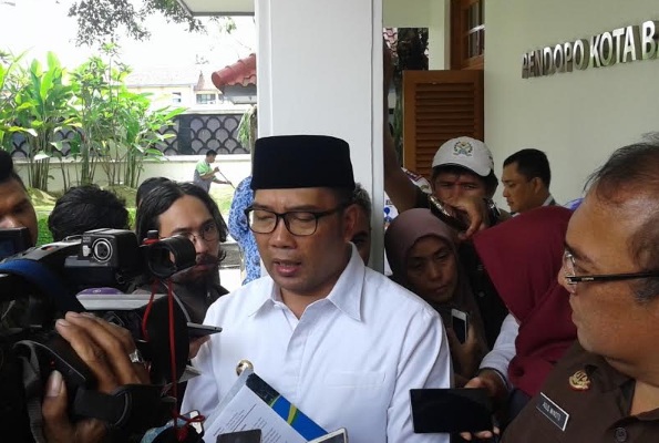  PILGUB JABAR 2018: Tes Kesehatan,Emil Ngaku Semalam Tidur Dipeluk Istri