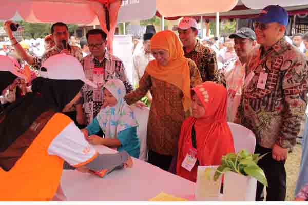  BNI Salurkan KIP & PKH untuk 586 Siswa & 1.000 Warga di Pekalongan