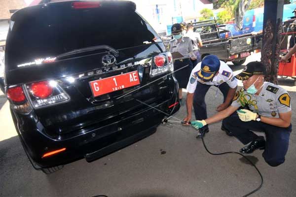  UJI MOBIL STANDAR EURO 4 : Tarif Tunggu Revisi Beleid