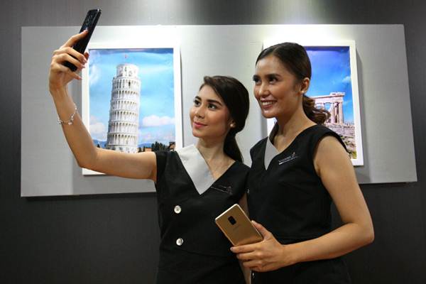  Peluncuran Samsung Galaxy A8