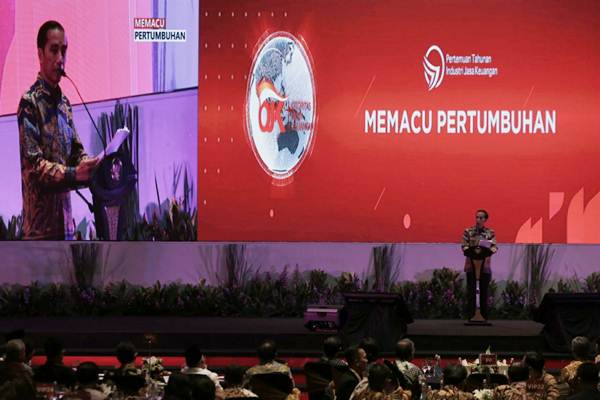  PRESIDEN JOKOWI Minta Bank Tak Malas Salurkan Kredit