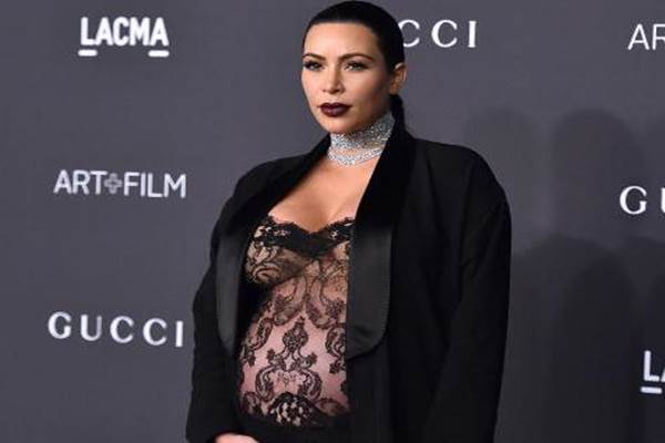 Kanye West-Kim Kardashian Akhirnya Umumkan Nama Anak Ketiganya