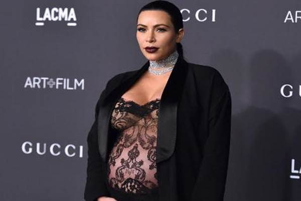  Kanye West-Kim Kardashian Akhirnya Umumkan Nama Anak Ketiganya