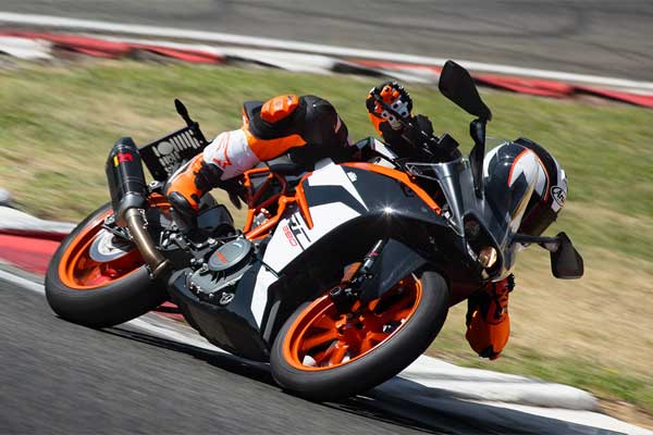  SEPEDA MOTOR SPORT: KTM Targetkan 14 Diler Baru 