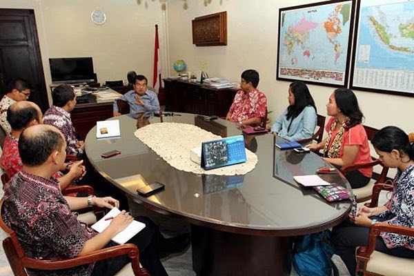  RAPAT PEMERINTAH PUSAT-DAERAH : Presiden Soroti Lagi Perizinan