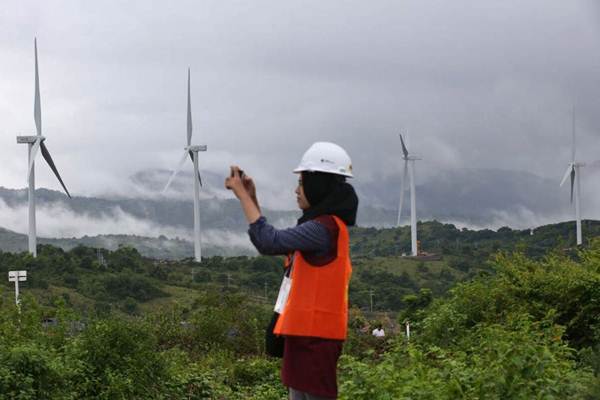  PENGEMBANGAN ENERGI TERBARUKAN : 11 Regulasi Kelistrikan Dilebur Jadi Satu