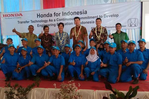  PENDIDIKAN DASAR TEKNISI : Honda Gandeng SMK