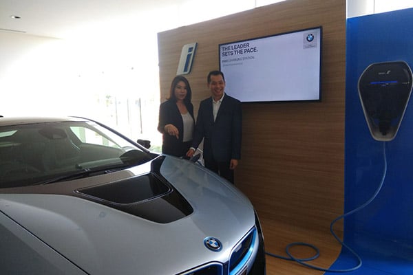  Dibanderol Rp3,54 Miliar, BMW i8 Terjual 8 Unit