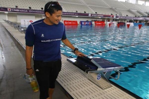  Sandiaga Uno Berenang ke Dermaga Pulau Bidadari Kep Seribu