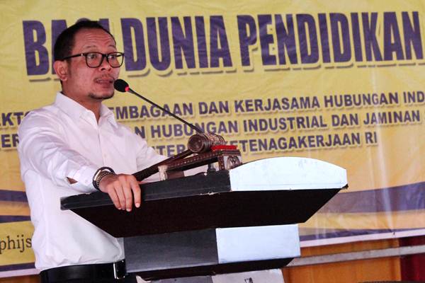  Menaker Hanif Dhakiri: Sulit Arahkan Investor ke Industri Padat Karya