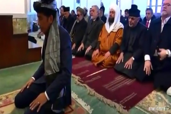  Awal Cerita Presiden Jokowi Jadi Imam Salat di Afghanistan