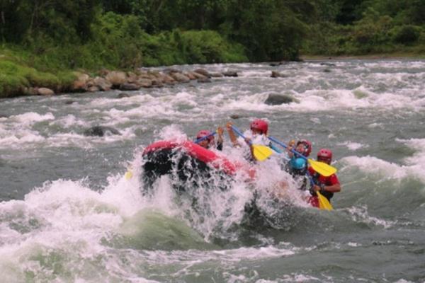  Ayo, Arung Jeram di Batang Anai   