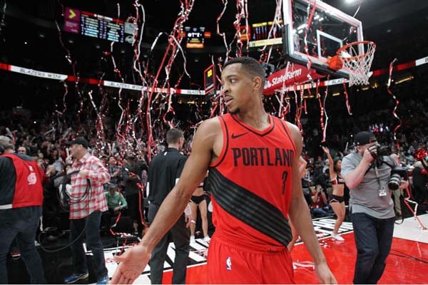  Hasil Lengkap Basket NBA, McCollum Pertajam Rekor